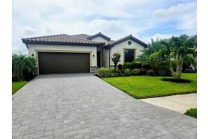 5327 Coral Reef Way, BRADENTON