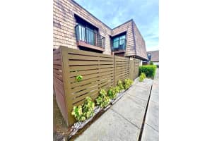 15314 E Pond Woods Dr, TAMPA