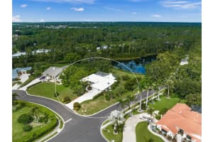 7300 Wax Myrtle Way, SARASOTA