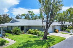 3909 Center Gate Cir #5, SARASOTA