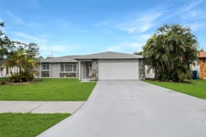 7036 13th St E, SARASOTA