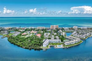 534 Sutton Pl, LONGBOAT KEY