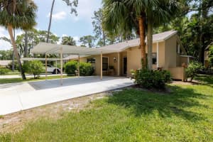 4846 Village Gardens Dr, SARASOTA