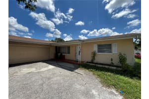626 Chevy Chase Dr, SARASOTA