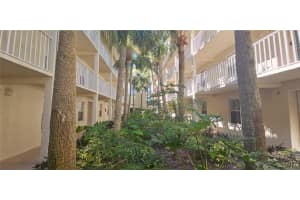 7294 Cloister Dr #8, SARASOTA