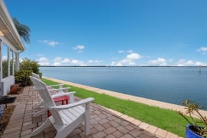 957 Spanish Dr N, LONGBOAT KEY