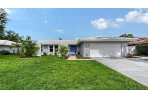 2852 Captiva Dr, SARASOTA