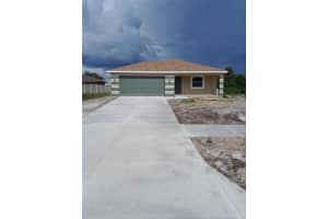 6254 Spinnaker Blvd, ENGLEWOOD