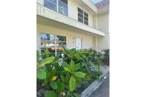 222 Barlow Ave #40, SARASOTA