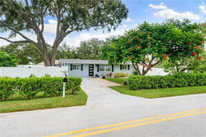 1911 Upper Beechwood Ave, SARASOTA