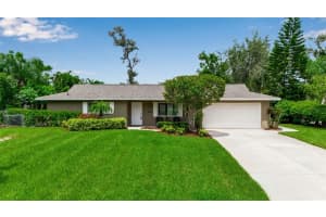 1833 Sandalwood Dr, SARASOTA