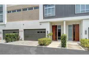 213 Cosmopolitan Ct, SARASOTA