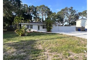 2136 Brueckner Dr, SARASOTA
