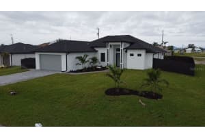 21 Nw 7th St, CAPE CORAL