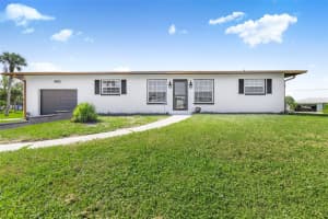 915 Suncrest Ln, ENGLEWOOD