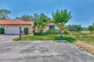 5651 Golf Pointe Dr, SARASOTA