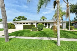 6722 Roxbury Dr, SARASOTA