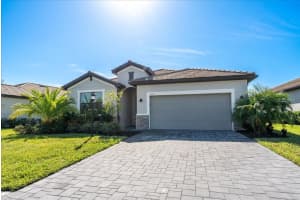 5161 Coral Reef Way, BRADENTON