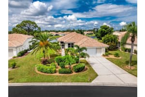6730 Greenview Ln, ENGLEWOOD