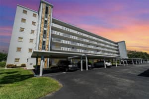 4240 Ironwood Cir #302a-a, BRADENTON