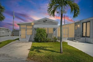 26 Montego Dr #a, PALMETTO