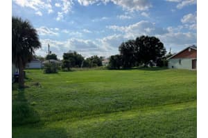2361 S Biscayne Dr, NORTH PORT