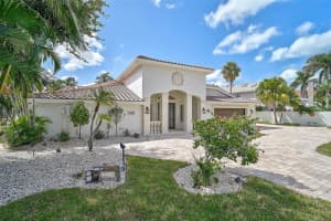 548 Siesta Dr, SARASOTA
