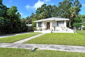 1931 Edgewater Dr, SARASOTA