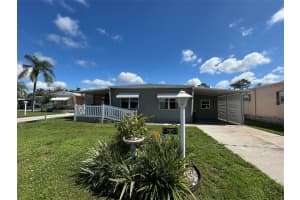 921 Faith Cir E #65, BRADENTON