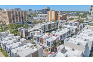 232 Cosmopolitan Ct, SARASOTA