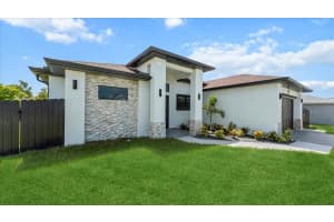 27 Sw 8th Pl, CAPE CORAL