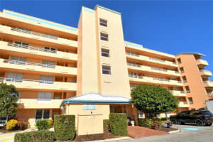 4550 Pinebrook Cir #303, BRADENTON