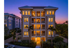 395 Aruba Cir #203, BRADENTON