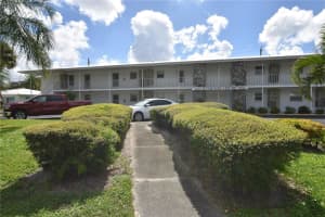 3950 Roxane Blvd #2b, SARASOTA