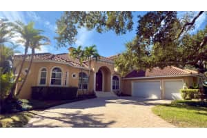 7350 Periwinkle Dr, SARASOTA