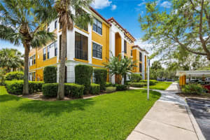 8341 38th Street Cir E #203, SARASOTA