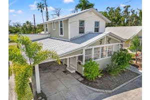 60 Braden Castle Dr, BRADENTON