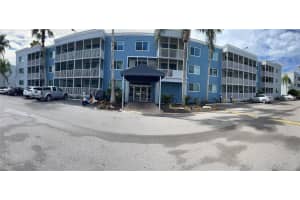 2700 Coconut Bay Ln #423, SARASOTA