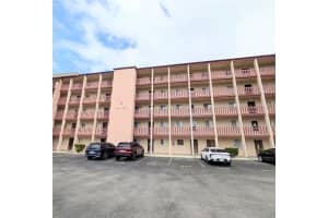 4137 Lake Bayshore Dr #c505, BRADENTON