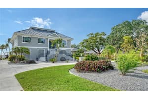7418 Westmoreland Dr, SARASOTA