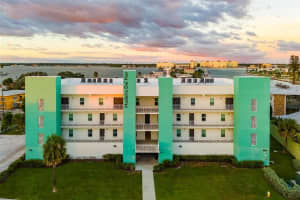 15305 1st St E #201, MADEIRA BEACH