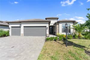 4889 Seafoam Trl, BRADENTON