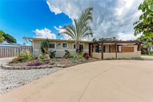 724 Hillcrest Dr, BRADENTON