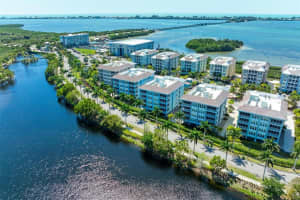 391 Aruba Cir #302, BRADENTON