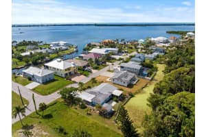 810 Harvard St, ENGLEWOOD