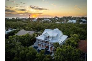 598 Lyons Ln, LONGBOAT KEY