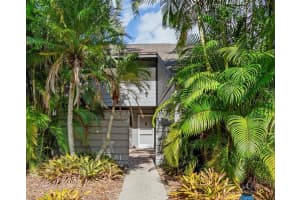 3237 Golden Eagle Ln, SARASOTA