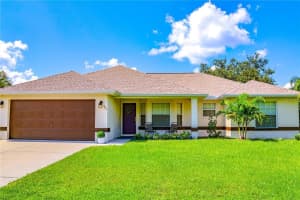 421 Londrina Dr, PUNTA GORDA