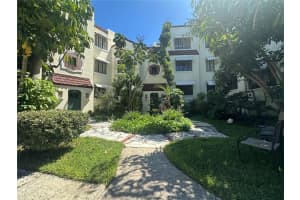 210 N 17th St W #15, BRADENTON