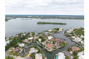 940 Siesta Key Pl, SARASOTA